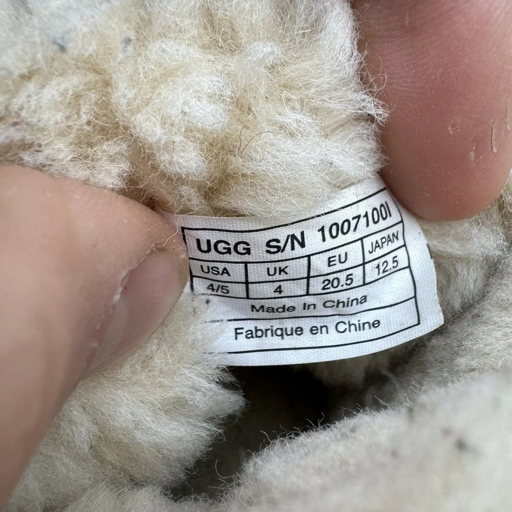 Size 4/5 - UGG KIDS WINTER BOOTS S/N 10071001‎